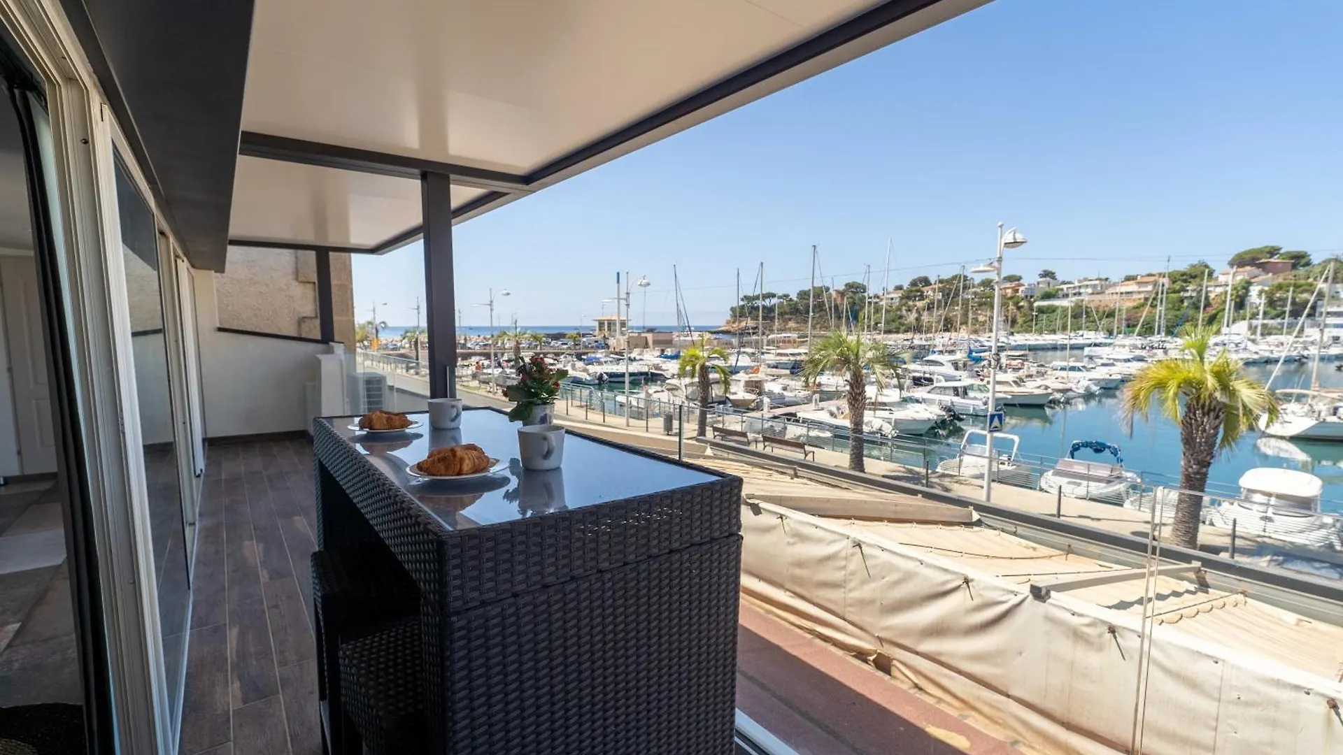 Bel appartement avec vue panoramique sur le port Carry-le-Rouet