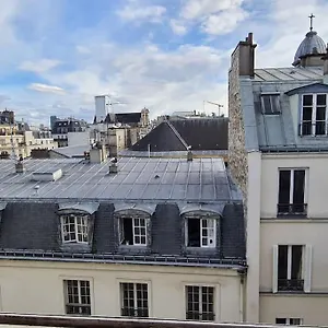 Cosy In The Heart Of / Marais , Paris France
